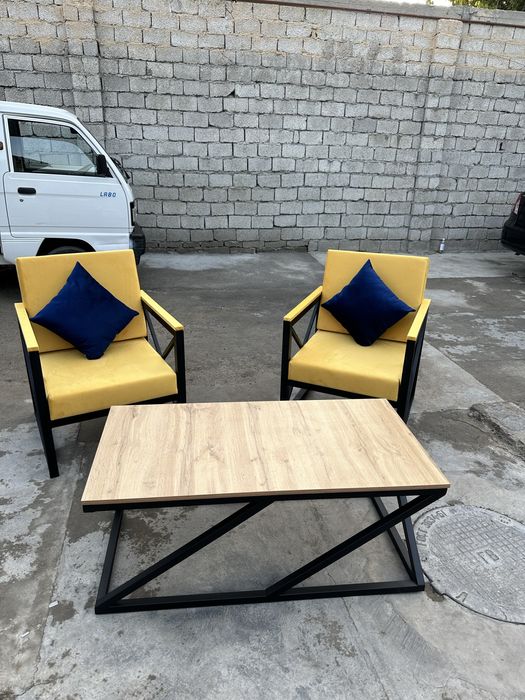 Журналний столик в стиле лофт