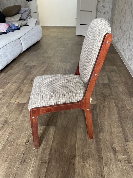 Продаю стулья (4шт)