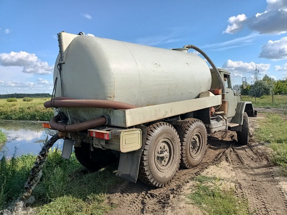 Продам Ассенизатор зил 131