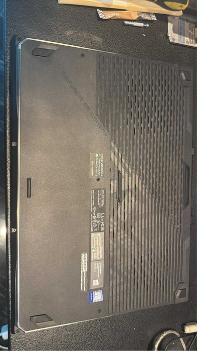 Геймърски лаптоп Asus Rog Strix Scar 17