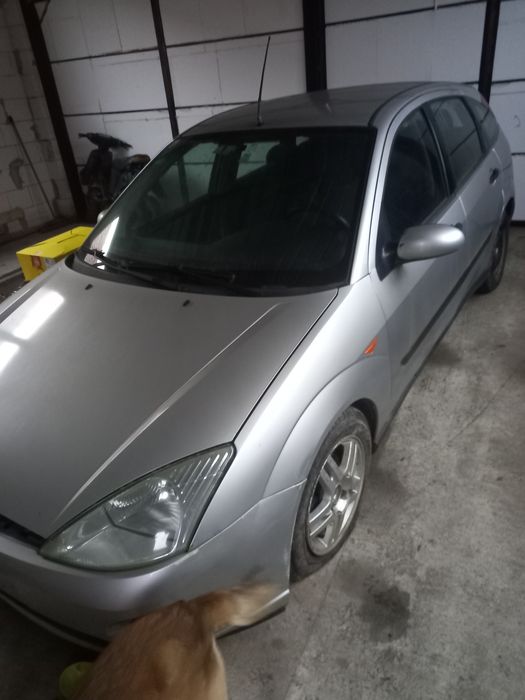 Dezmembrez sau vând