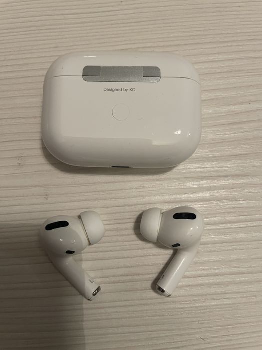 Два комплекта безжични слушалки Hama и XO