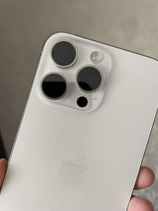 iPhone 16 Pro Max