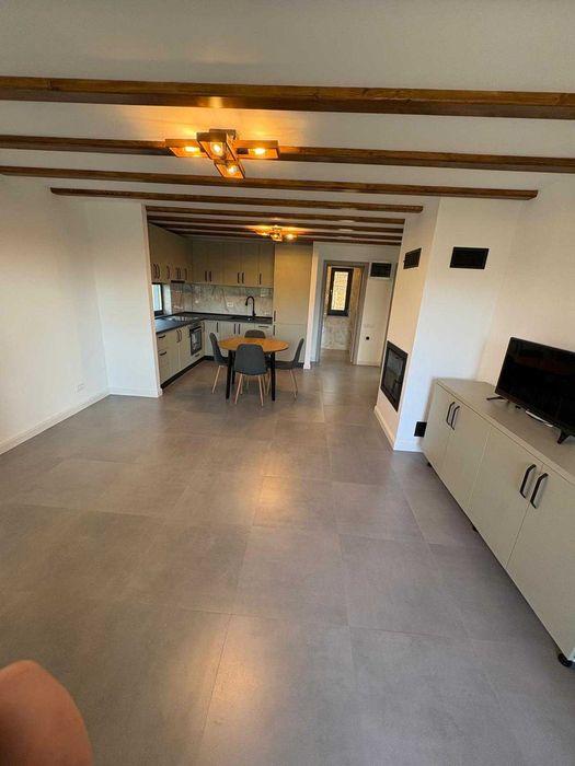 Vând casa de vacanță