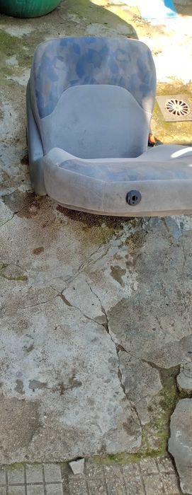 Продавам седалки