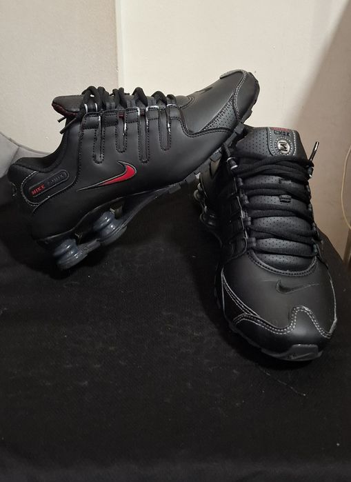 Vand adidași Nike shox