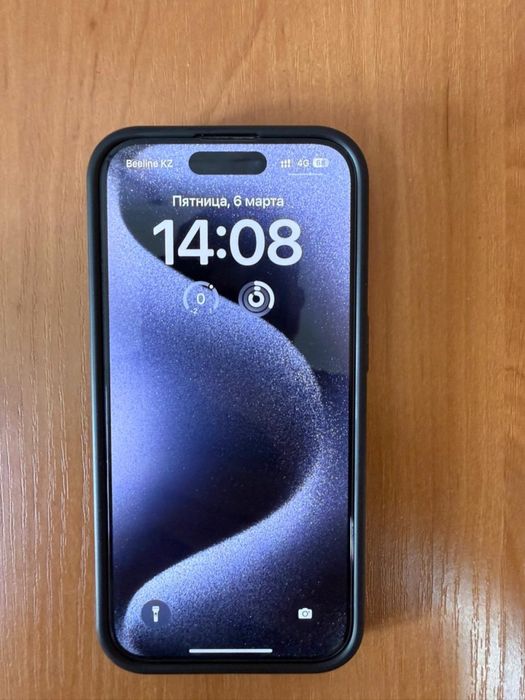 Продам айфон 15 про на 256 гб
