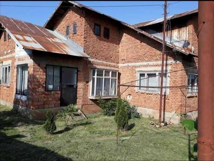 Casă de vânzare