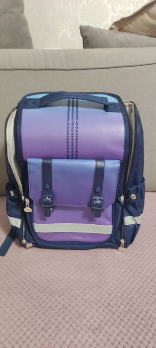 Рюкзак школьный.
