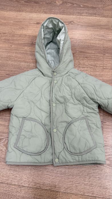 Легкая куртка на девочку