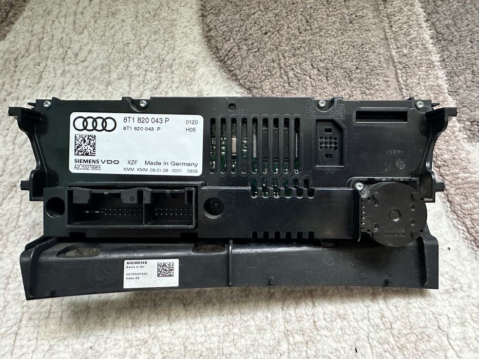 Управление климатроник с Подгрев и без. Свалени от Ауди А4 Б8