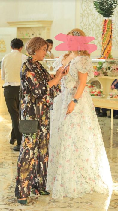 Шикарное вечернее платье