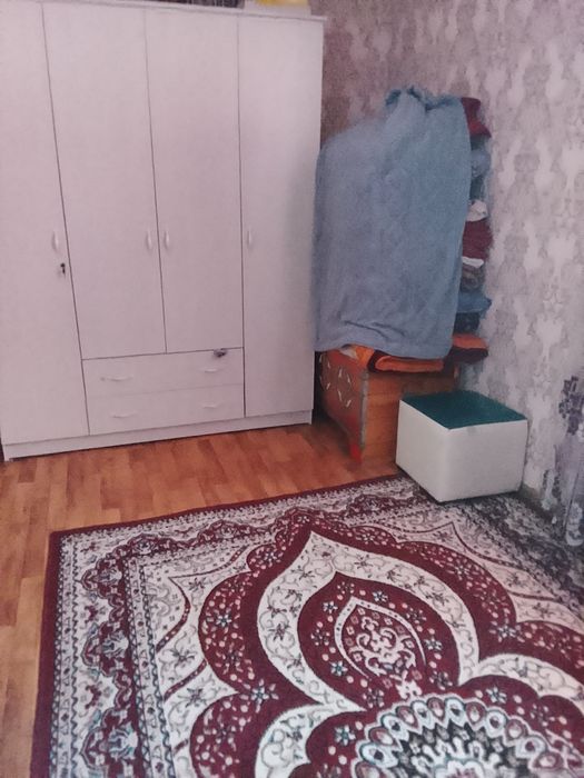 Көп қабатты үйден үй сатылады 1 этаж