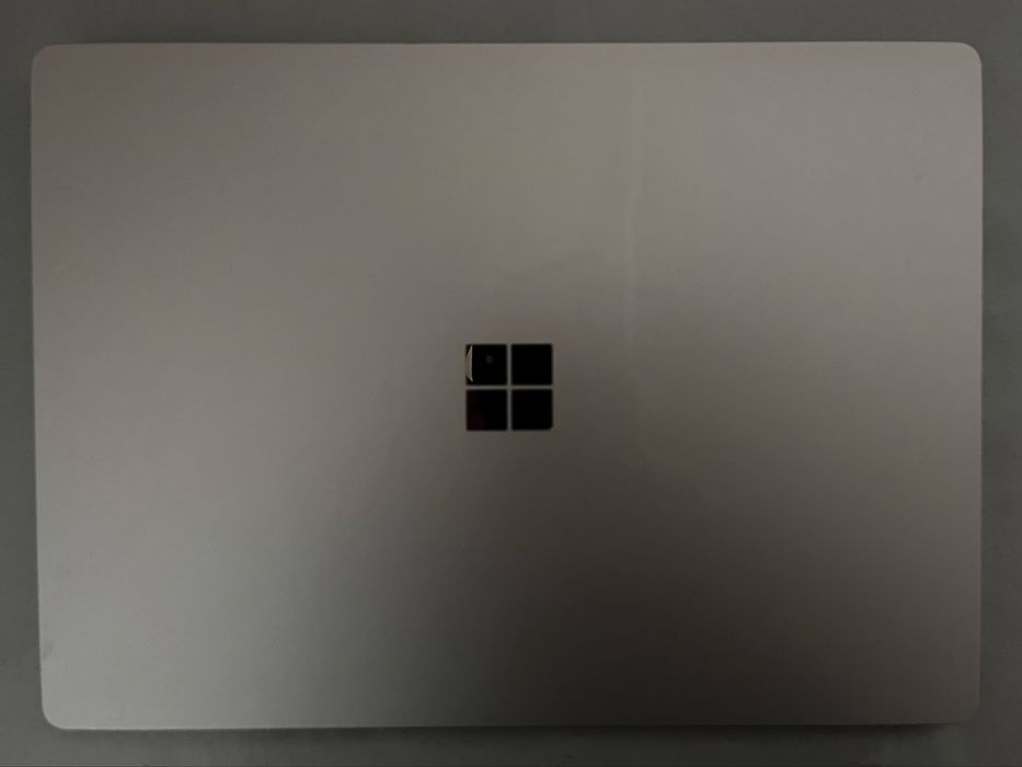 Sotiladi: Microsoft Surface Laptop 4