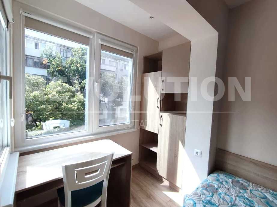 Тристаен апартамент в района на Спортна зала/ След основен ремонт!!!