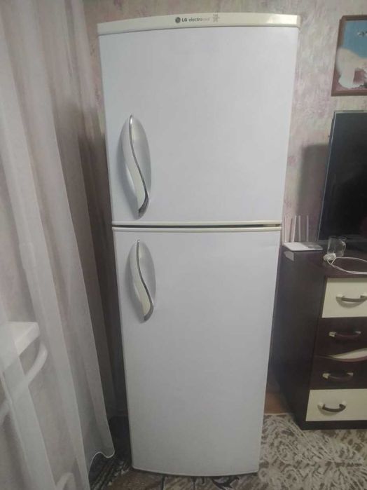 Продам холодильник