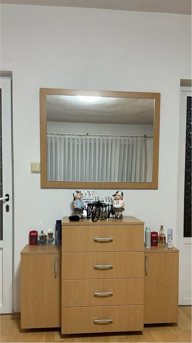 Тоалетка с огледало