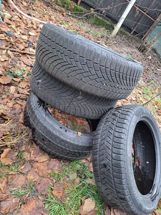 Vând 4 cauciucuri 215/55/R18