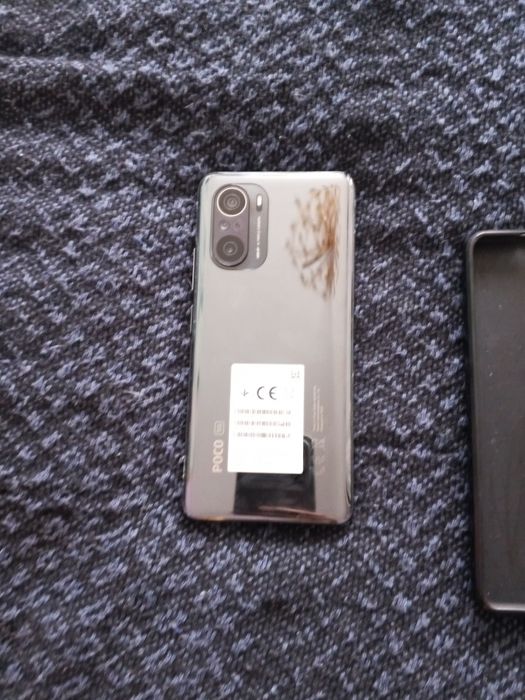 Продается телефон