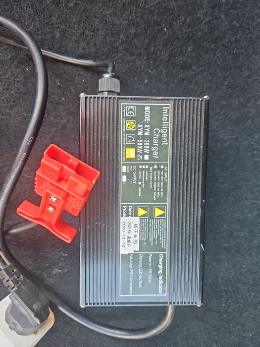Redresor smart pt baterii 24v