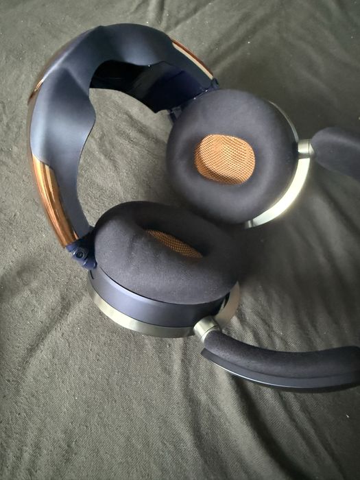 dyson zone headphones with air purification and noise cancelling