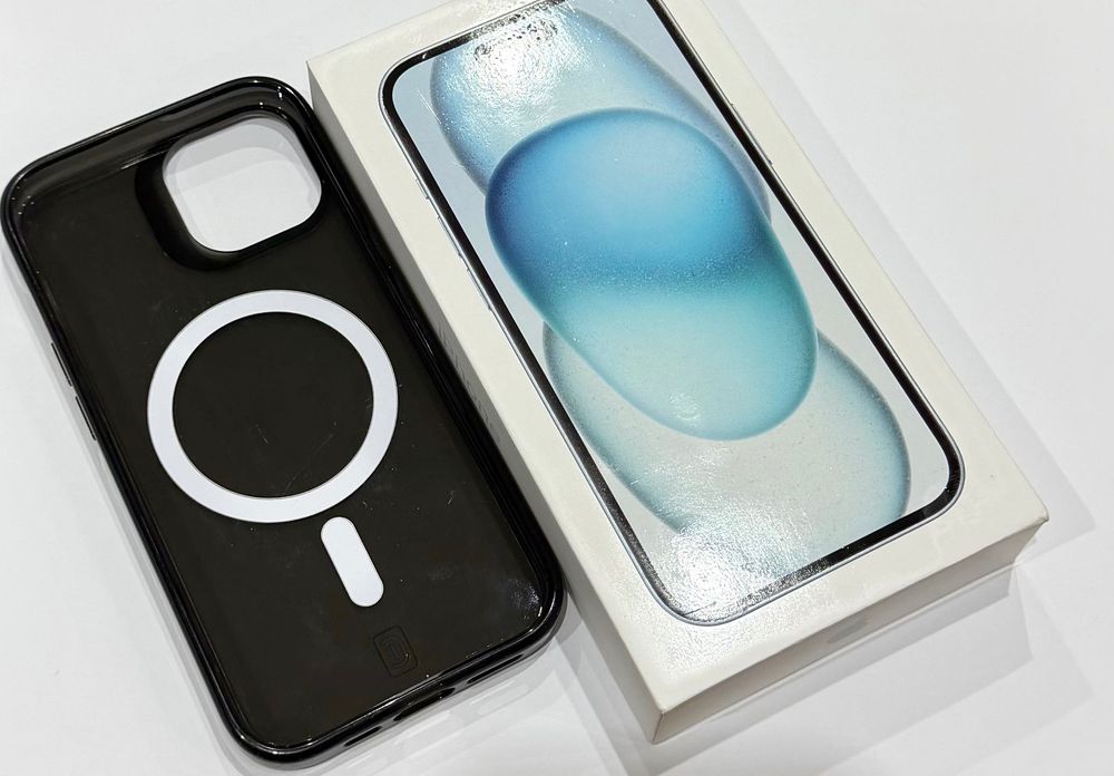 iPhone 15 256 Blue - гаранция, кейс, като нов