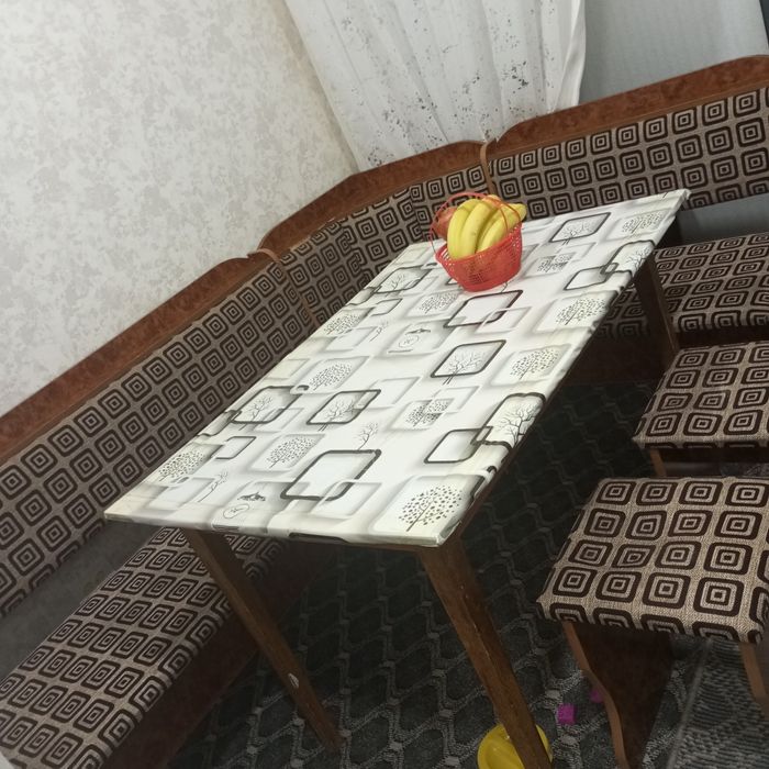 Кухонный уголок  220*150 со столями 120*80