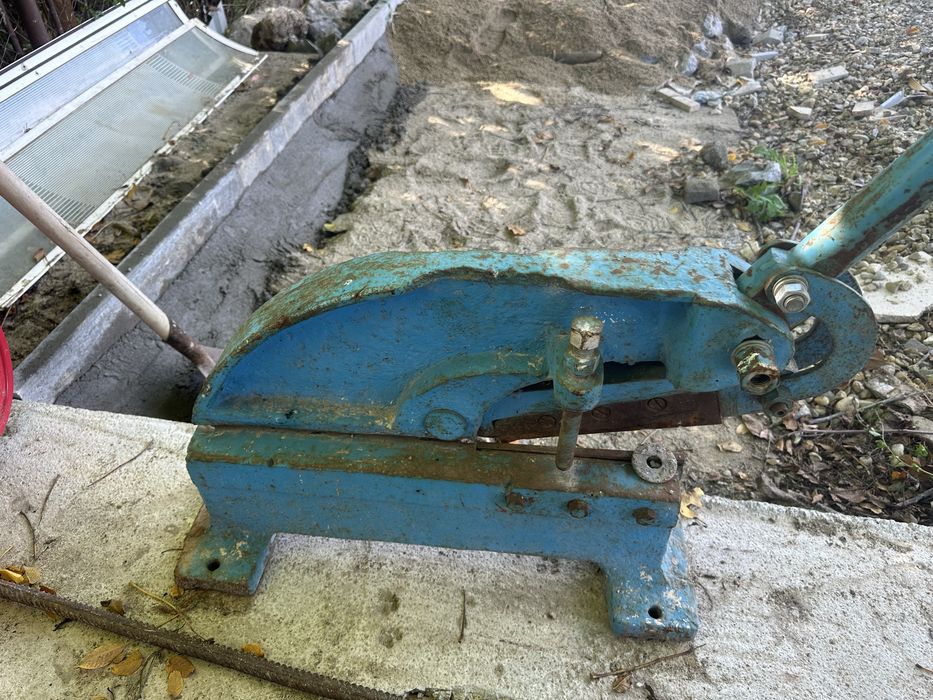 Ghilotină tablă manuală