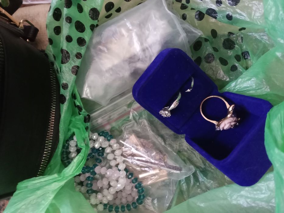 Продам украшения срочно