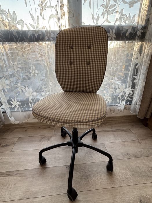 Стол за бюро от плат