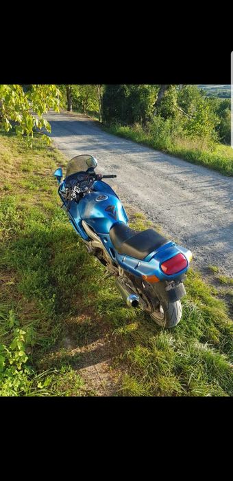 Schimb/Vând Kawasaki ZZR600E (ZX6) 1995 pentru proiect, stuntbike, trackbike, piese (nu dezmembrez)