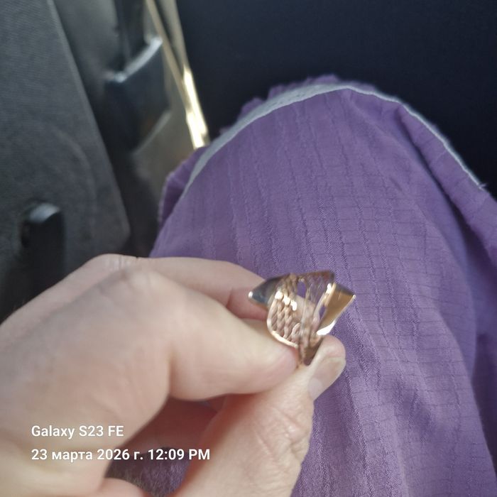 Продам золотое кольцо.