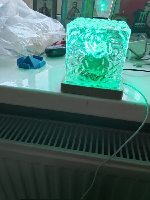 Продам светильник