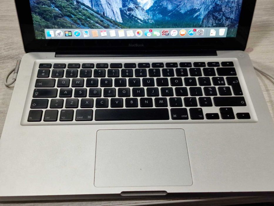 MacBook (13-inch, Aluminum, Late 2008)