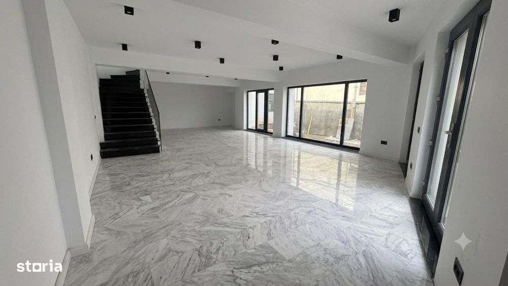 Spatiu comercial P+1, 184 mp, parcare, zona Central