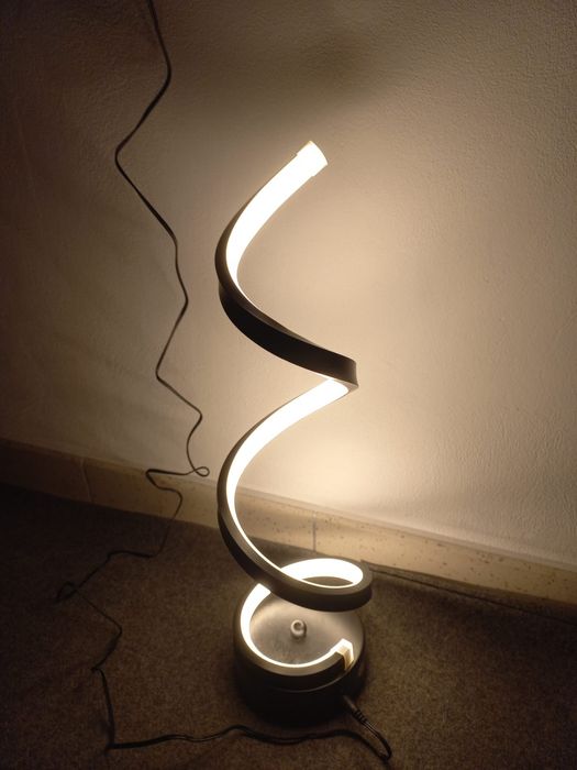Lampa moderna noua
