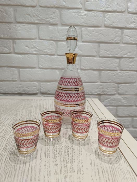 Графин/штоф и 4 рюмки