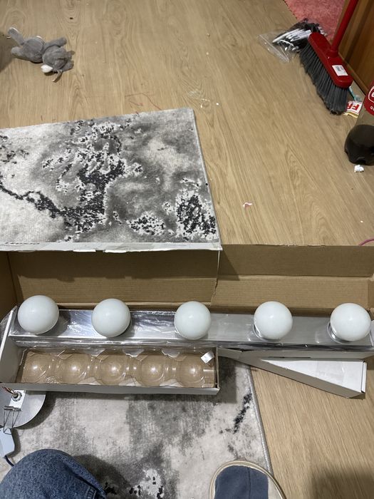 Lampa de perete cu lumini bulb