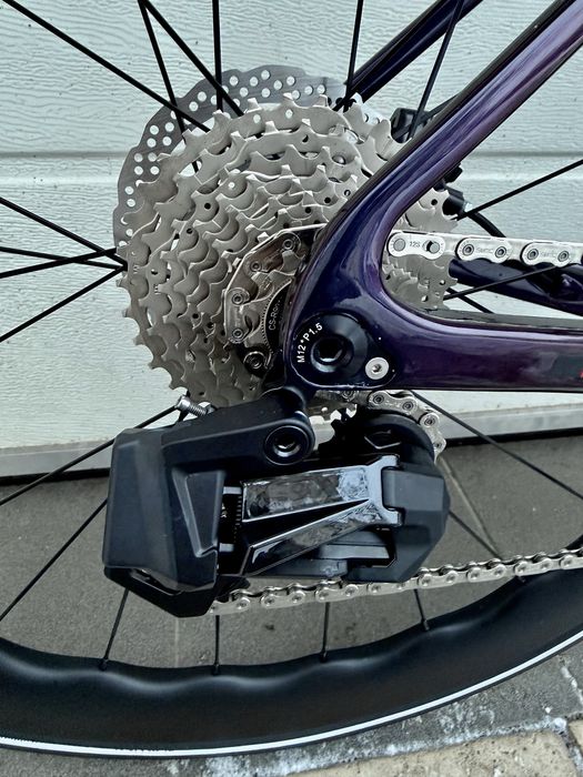 Cursiera FULL CARBON, schimbator electronic wireless, mărime M