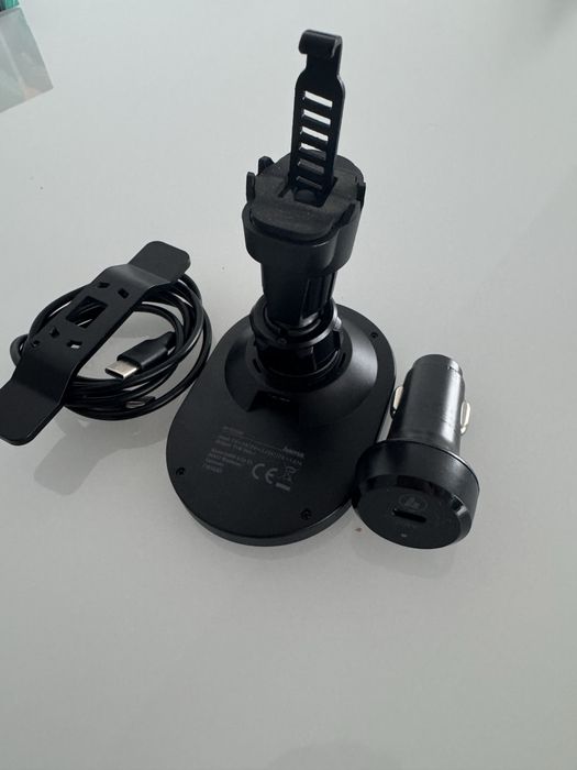 Wireless car mobile phone charger Hama