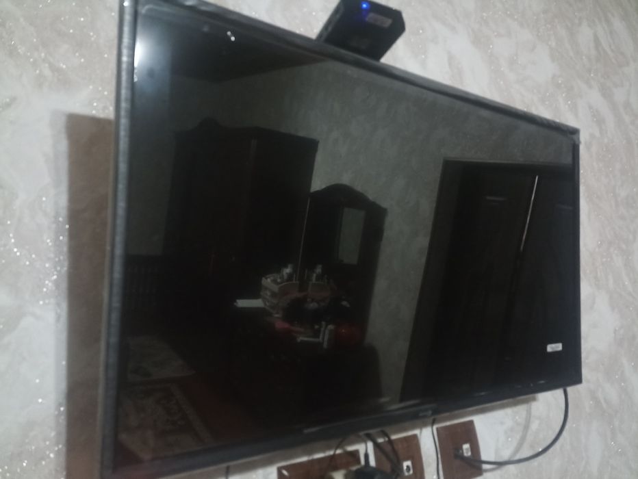 Телевизор сотилади 3 та 32 талик 2 таси бу 1 таси янгидей смартмас