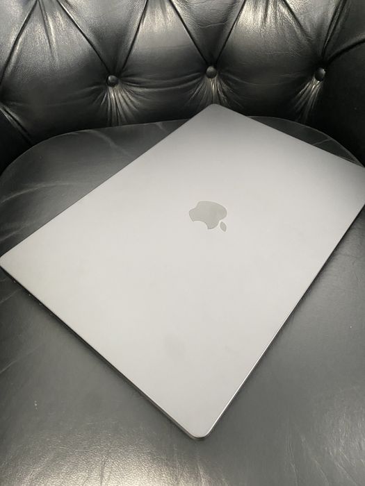 MacBook Pro M3 Pro 16-inch/ 512 Gb / Space Black / Cod produs: T24F