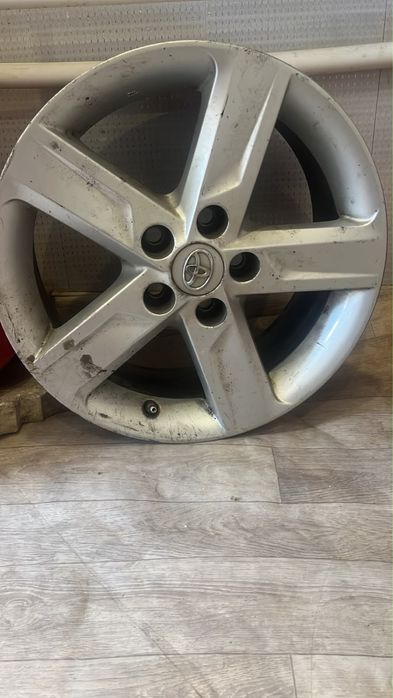 Продам диск на камри R17