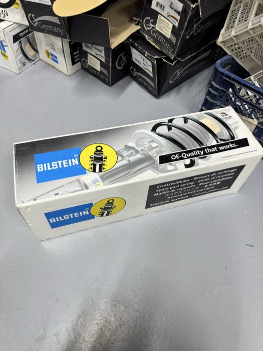 Пружины 2 шт задние гольф 4