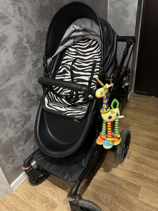 Продам коляску Teknum