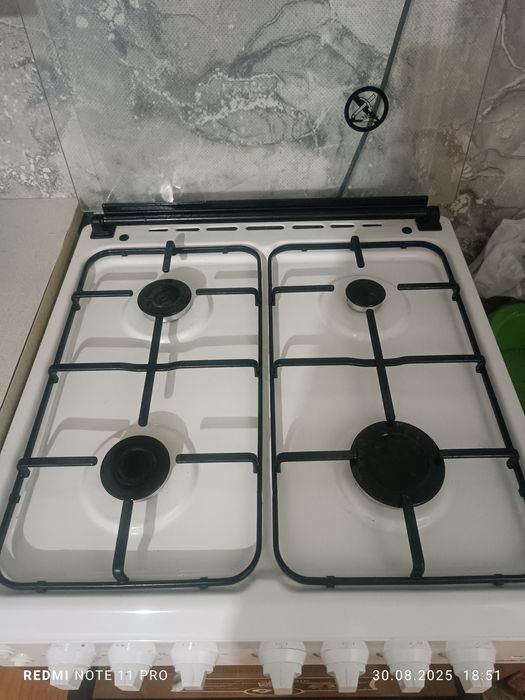 Продам газовую плиту