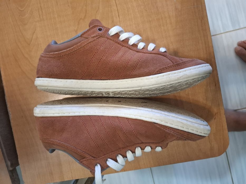 Vând adidași marca Adidas și trening de la CK