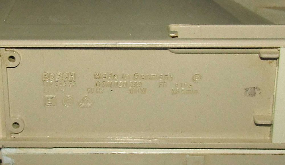 Електрическа машина за рязане на колбаси, хляб, сирена Bosch