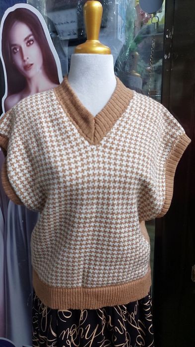 Свитшоты и безрукавки вязанные