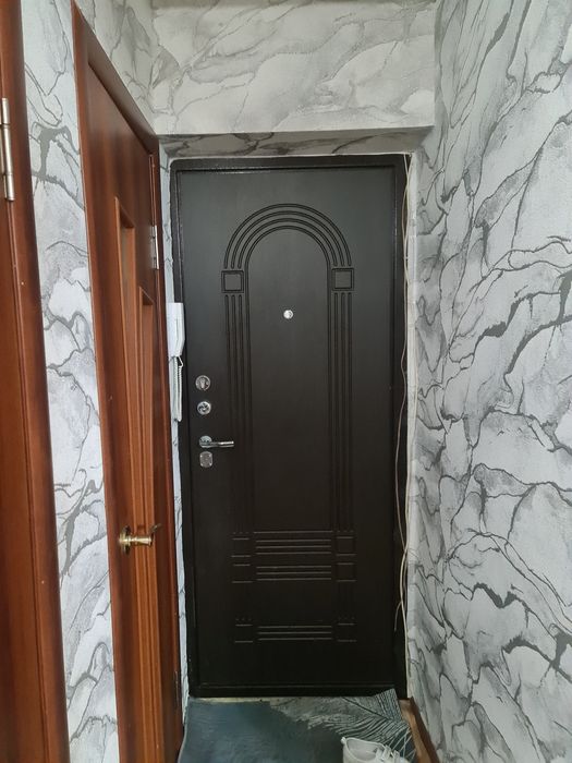 Продам двух комнатную квартиру